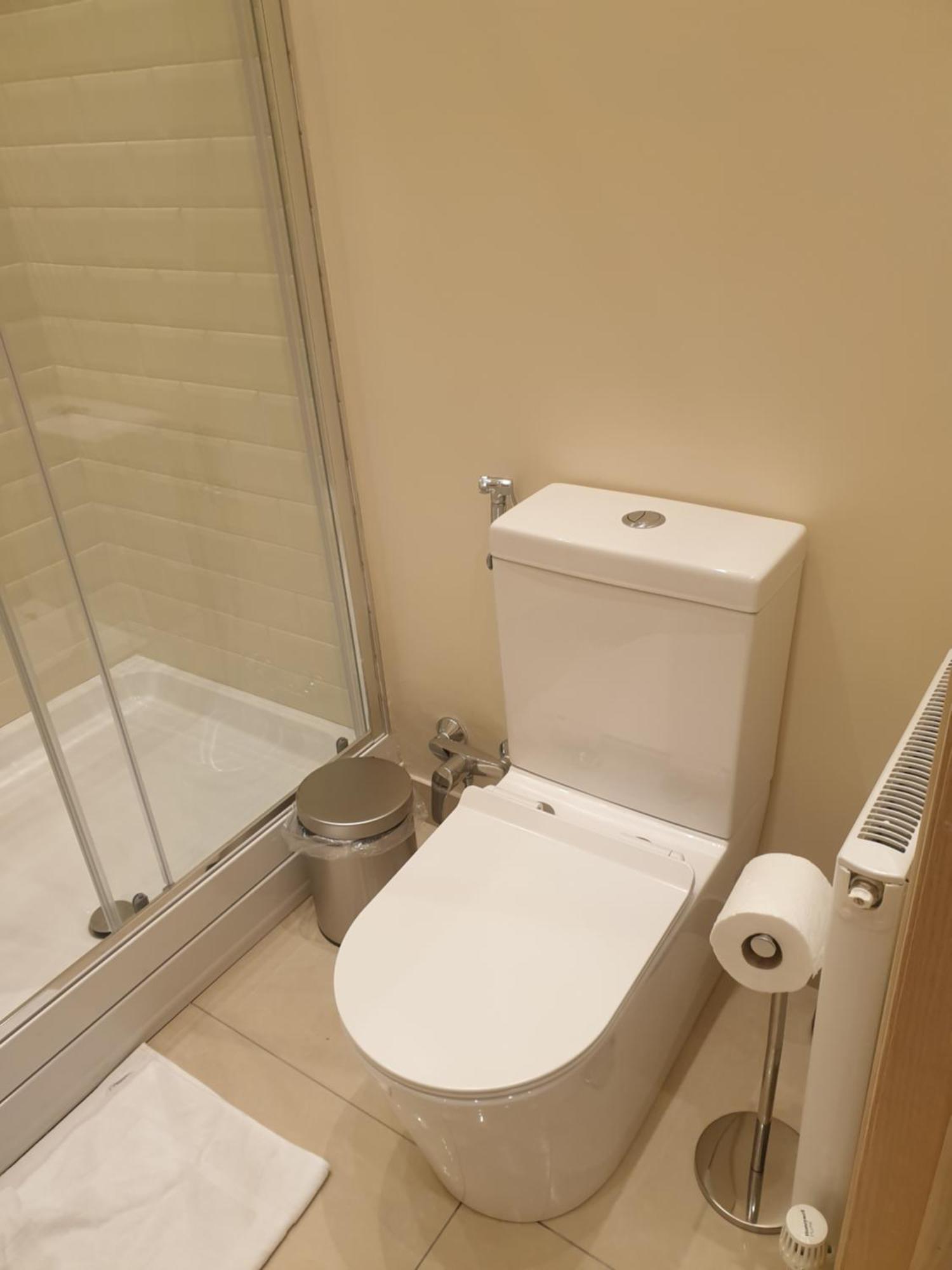 London Luxury Apartments 3 Bedroom Sleeps 8 With 3 Bathrooms 4 Mins Walk To Tube Free Parking Ίλφορντ Εξωτερικό φωτογραφία