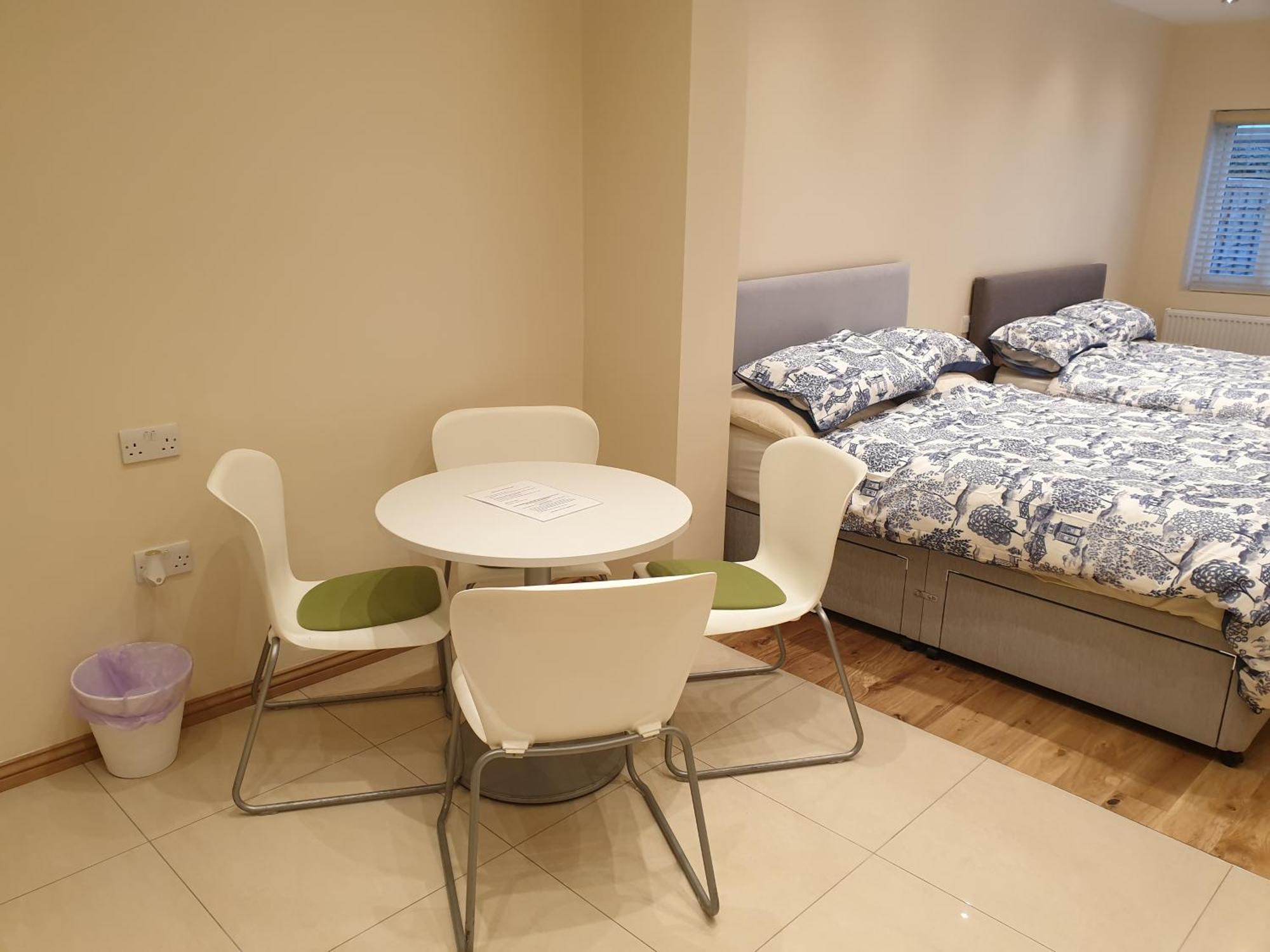 London Luxury Apartments 3 Bedroom Sleeps 8 With 3 Bathrooms 4 Mins Walk To Tube Free Parking Ίλφορντ Εξωτερικό φωτογραφία