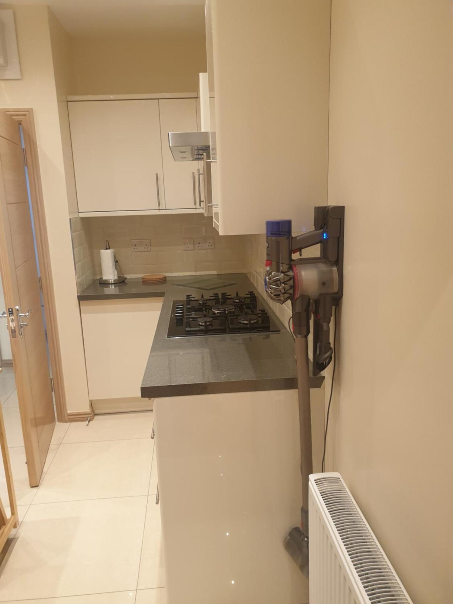 London Luxury Apartments 3 Bedroom Sleeps 8 With 3 Bathrooms 4 Mins Walk To Tube Free Parking Ίλφορντ Εξωτερικό φωτογραφία